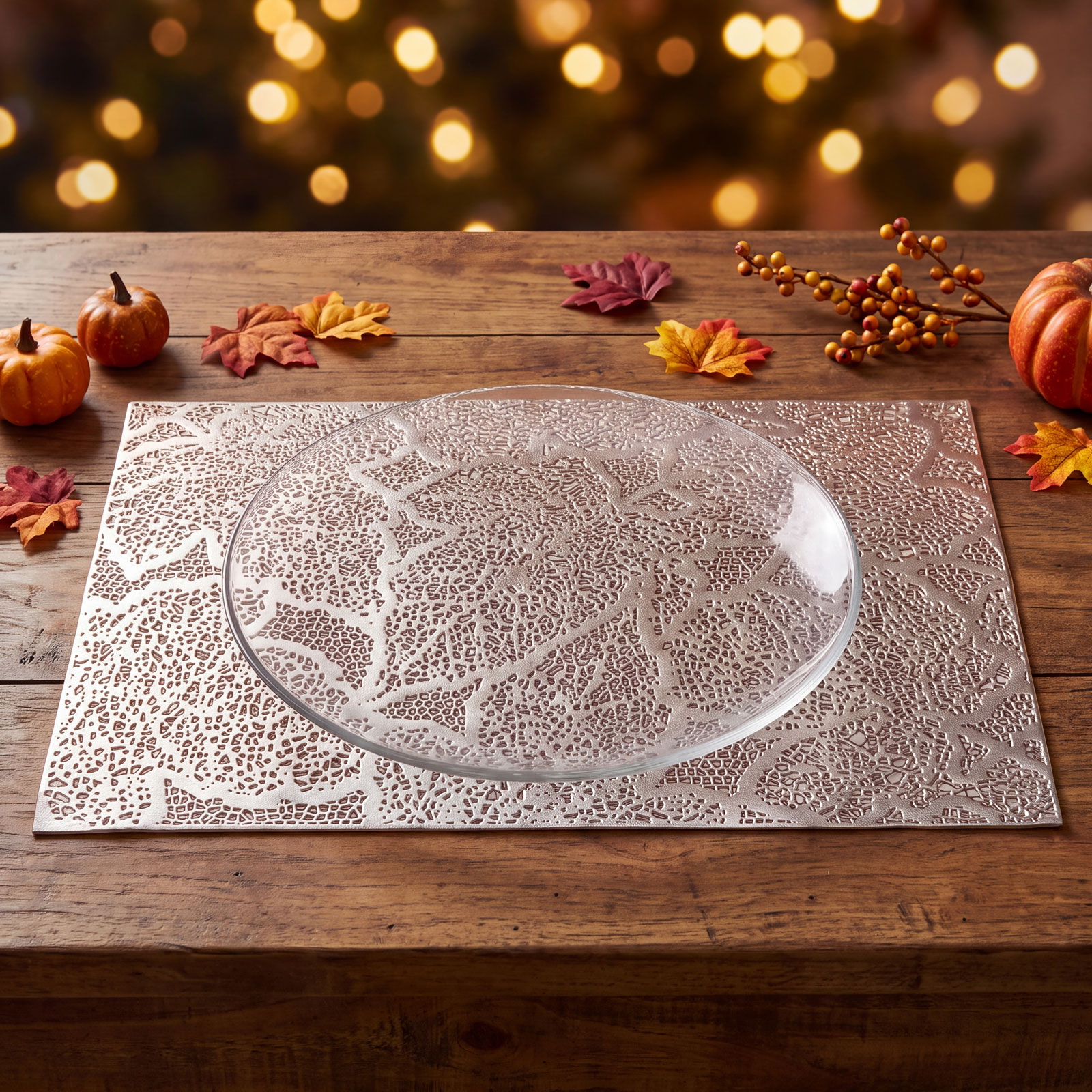 Tányéralátét – levélmintás – PVC – 45 x 30 cm – ezüst 59051B Őszi dekoráció Tányéralátét – levélmintás – PVC – 45 x 30 cm – ezüst 59051B Őszi dekoráció