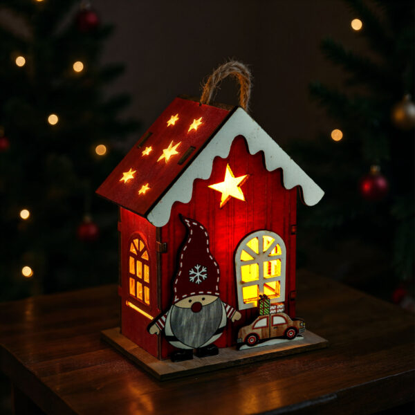 Karácsonyi LED-es dekoráció – házikó manóval – melegfehér LED, piros – 7,5 x 5 x 10 cm – 2 féle  59746 Egyéb