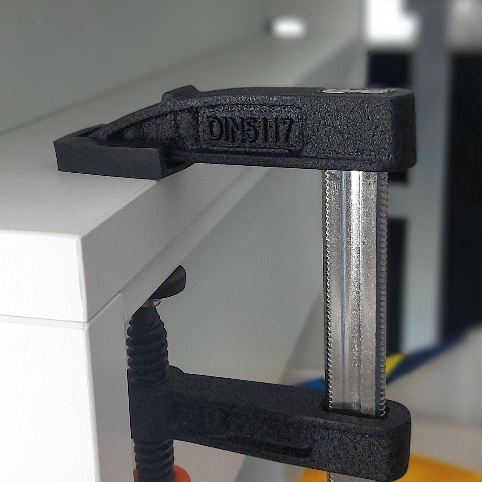 Párhuzamos szorító – tekerős – 160 mm – acél 10285 Kézi szerszámok Párhuzamos szorító – tekerős – 160 mm – acél 10285 Kézi szerszámok