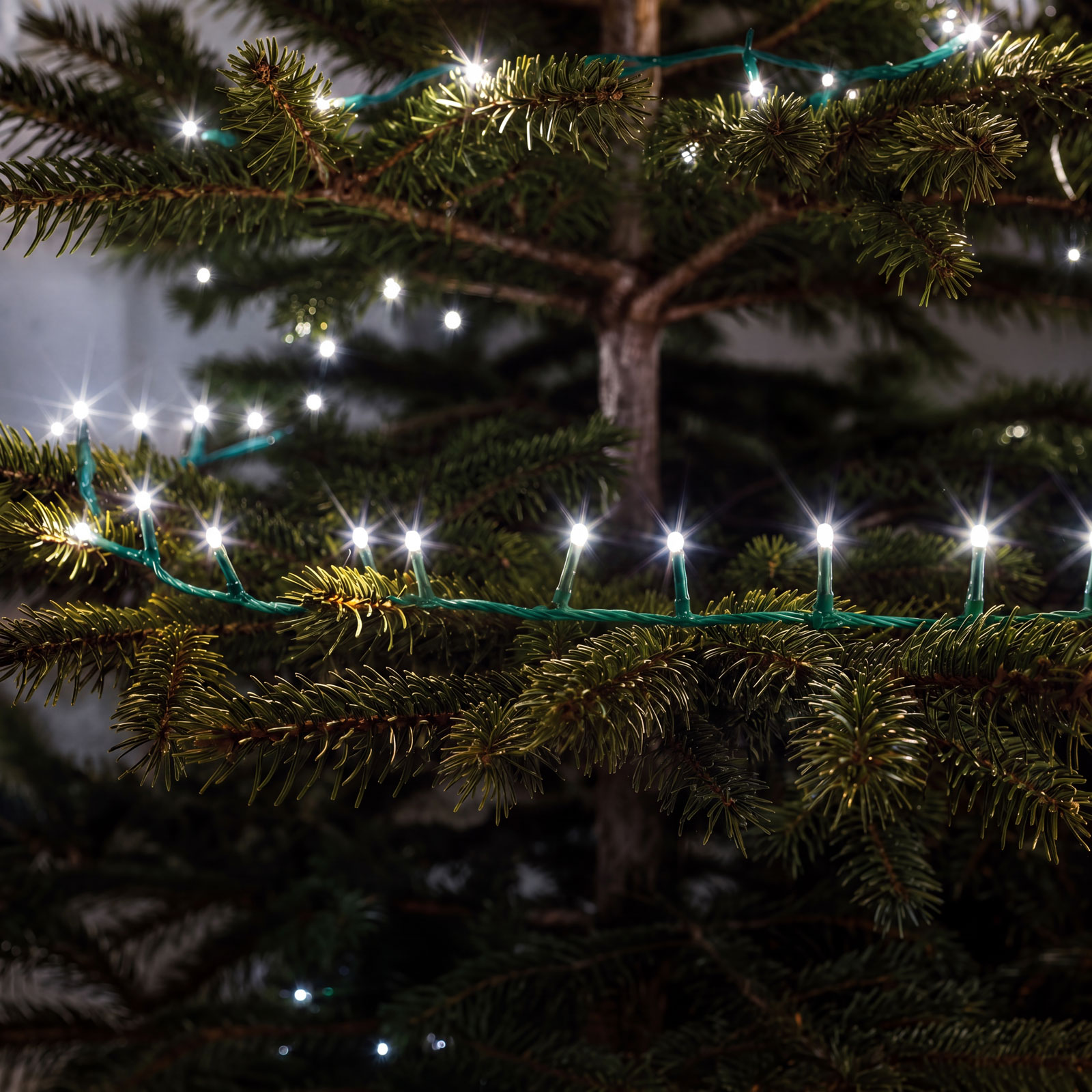 Fényfüzér – 20 m – hidegfehér – 400 LED – 100-240V – 6W – zöld kábel 59768C Világítás Fényfüzér – 20 m – hidegfehér – 400 LED – 100-240V – 6W – zöld kábel 59768C Világítás