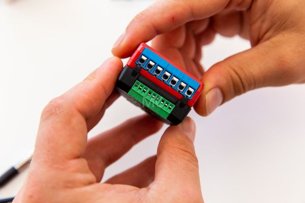 Shelly szenzor adapter Shelly PLUS relékhez (DS18B20 hőmérséklet-érzékelő, és más szenzorok csatlakoztatásához) érzékelő FG3800235266427 Shelly szenzor adapter Shelly PLUS relékhez (DS18B20 hőmérséklet-érzékelő, és más szenzorok csatlakoztatásához) érzékelő FG3800235266427