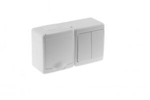 Fehér csillárkapcsoló + egyes dugalj fehér csapófedéllel, kültéri, vízmentes, IP44 Fehér kültéri kapcsolók, aljzatok