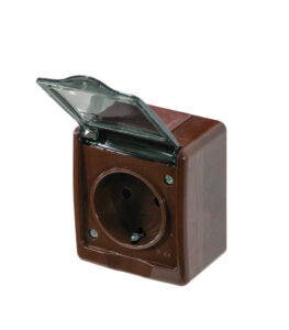 Barna egyes dugalj, kültéri, vízmentes, átlátszó csapófedéllel, IP44 Barna kültéri kapcsolók, aljzatok